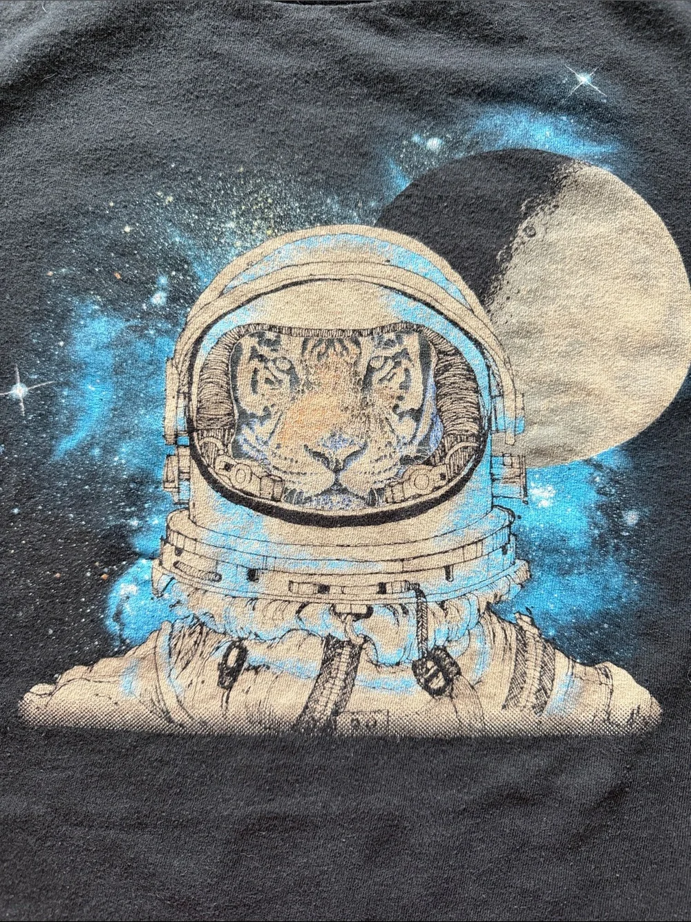 Old Navy Boys' Black Short-Sleeve Tee with Astronaut Tiger Graphic Size 6/7